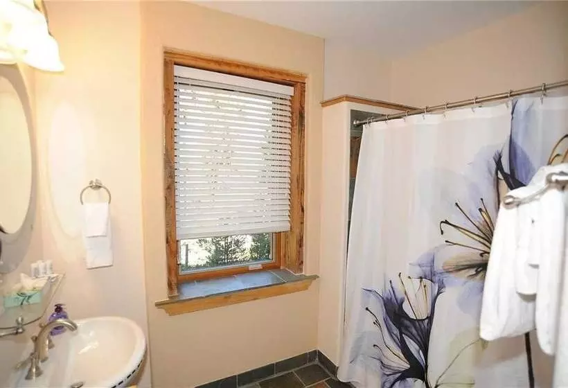 Ten Mile Suites 103 Downtown Condos With On Site Hot Tub