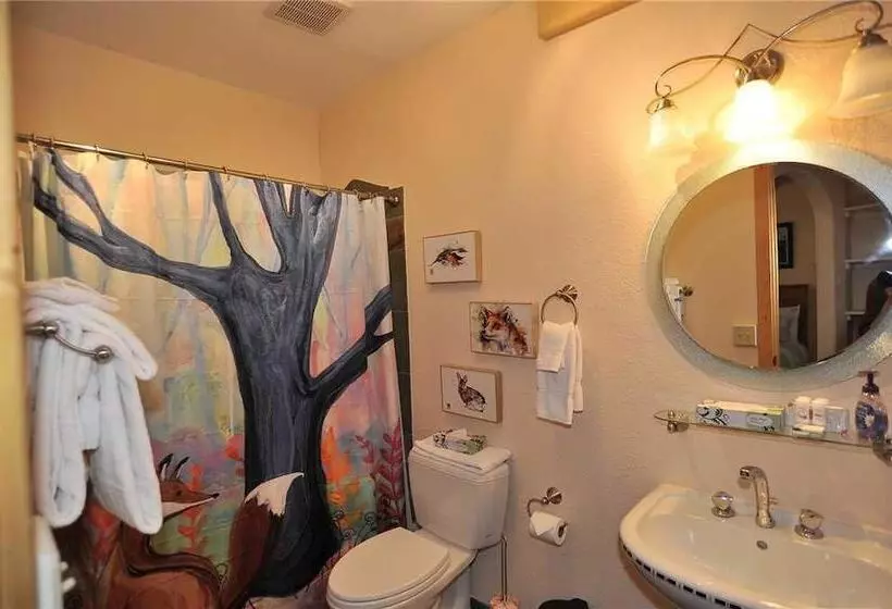 Ten Mile Suites 103 Downtown Condos With On Site Hot Tub