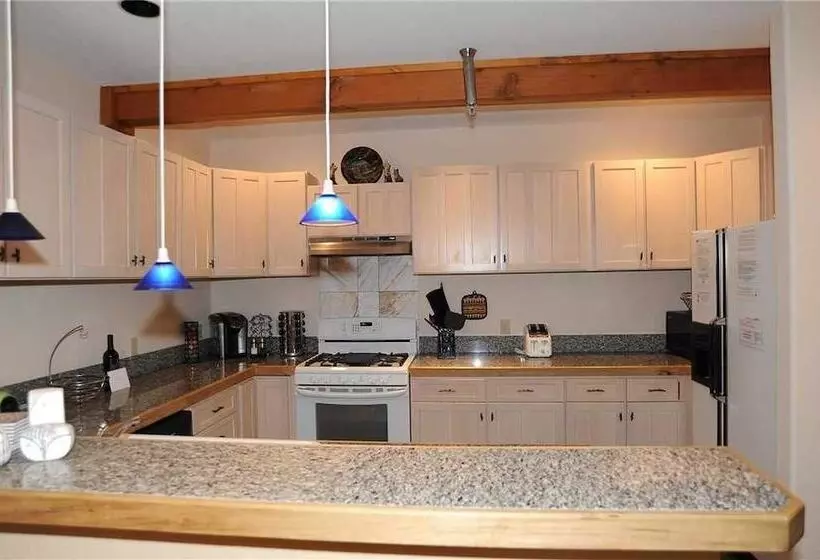 Ten Mile Suites 103 Downtown Condos With On Site Hot Tub