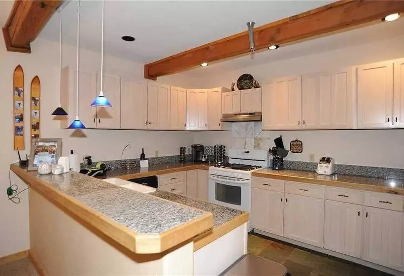 Ten Mile Suites 103 Downtown Condos With On Site Hot Tub