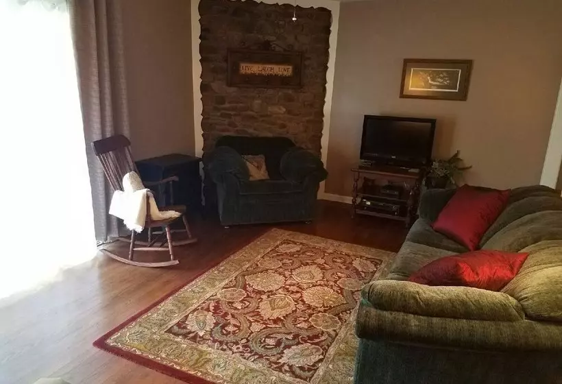 Amos`s_willow_bend_stone_cottage