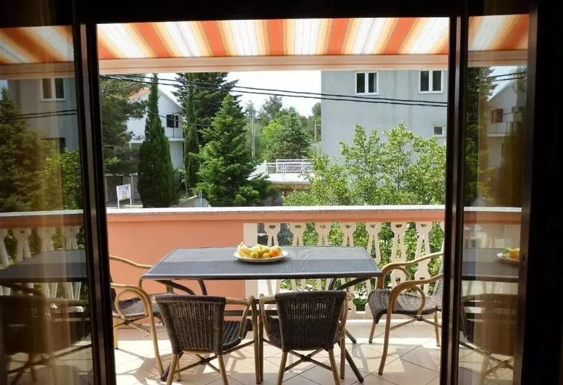 Apartments Pjer