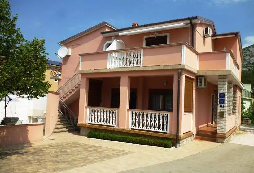 Apartments Pjer