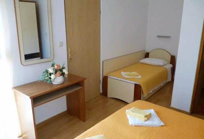 Apartments Pjer