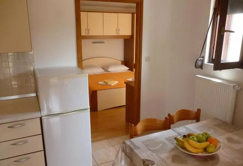 Apartments Pjer