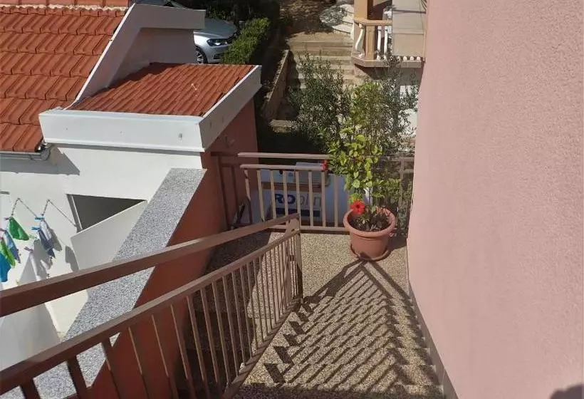 Apartments Pjer