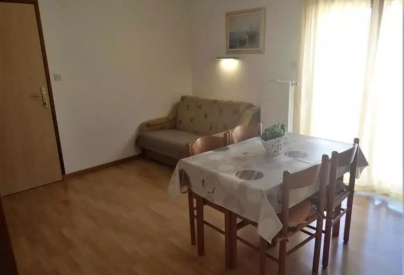 Apartments Pjer