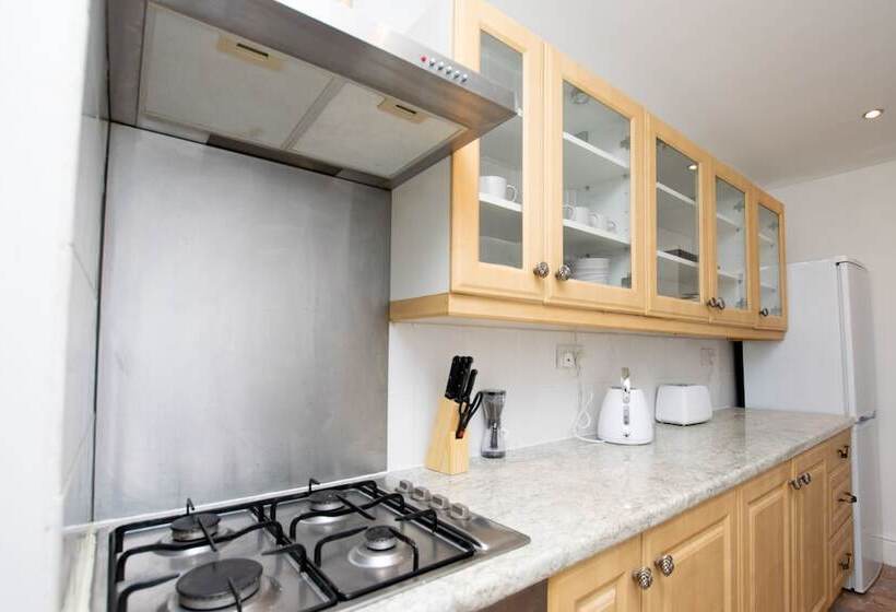 Large Garden Apartment Central Bristol