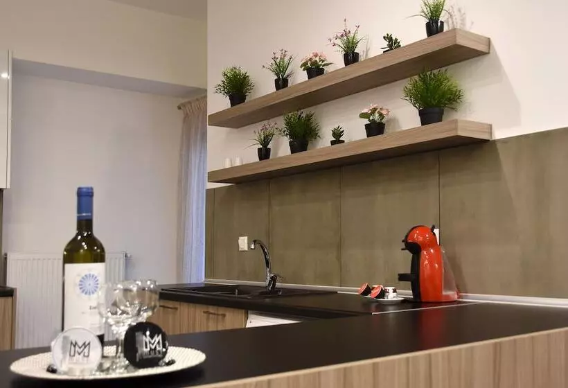 Narcissus Luxury Apt Must