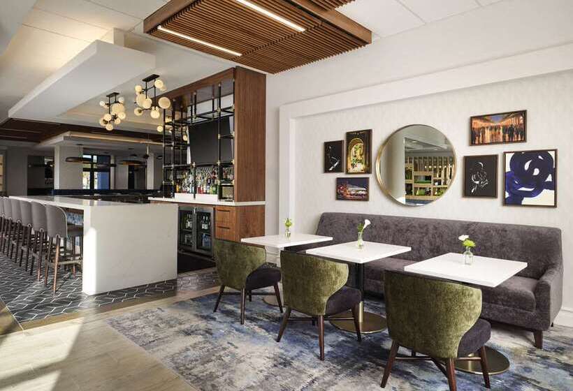 Hilton New Orleans Airport