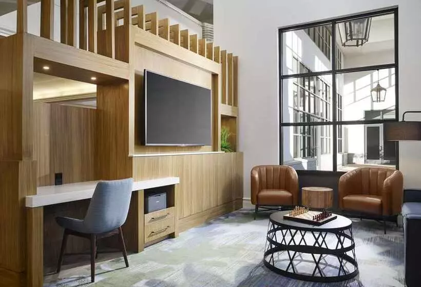 Hilton New Orleans Airport