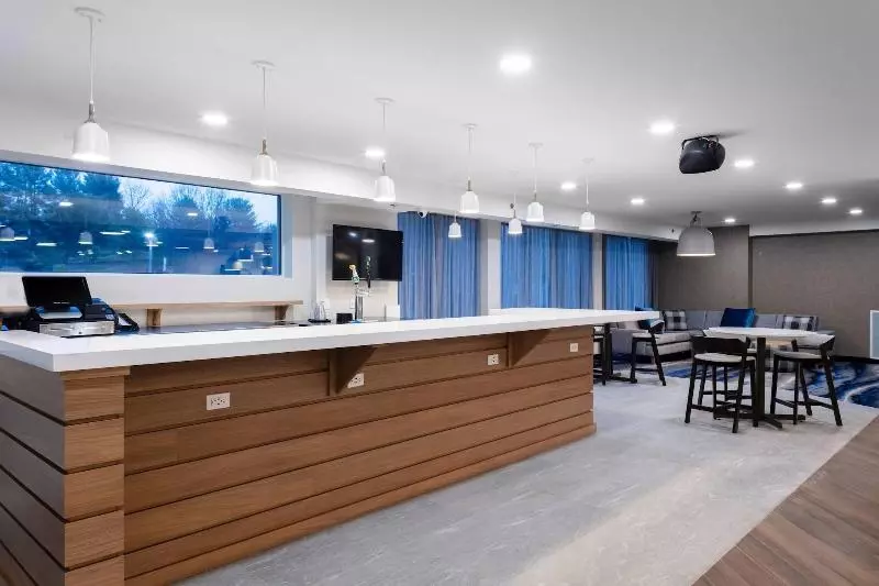 ホテル Fairfield Inn & Suites Springfield Enfield