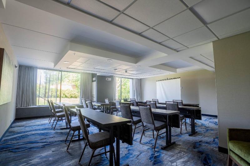 호텔 Fairfield Inn & Suites Springfield Enfield