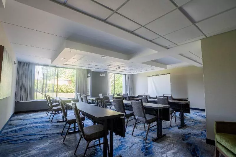 ホテル Fairfield Inn & Suites Springfield Enfield