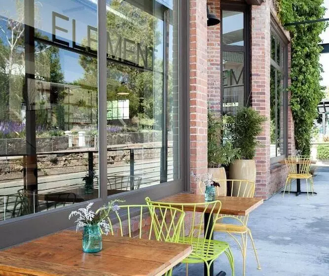 Отель Hanford House Inn