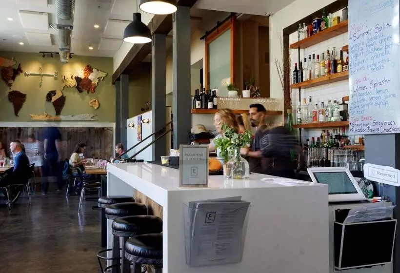 Отель Hanford House Inn