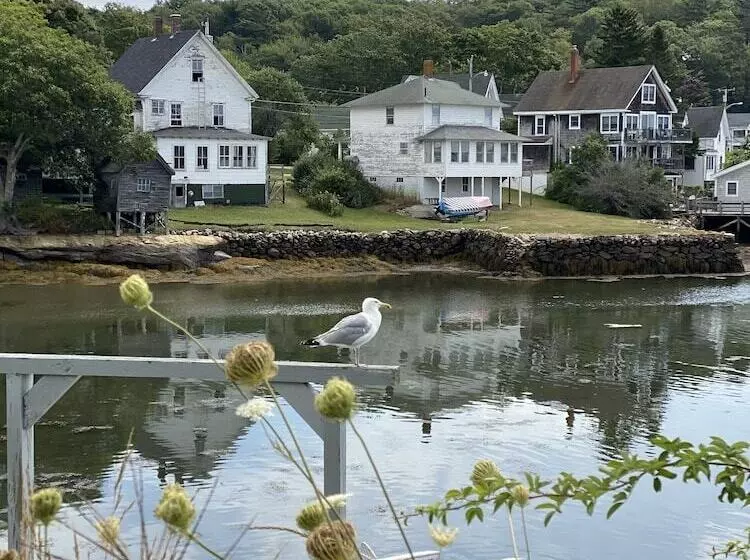 Отель Harbour Towne Inn On The Waterfront