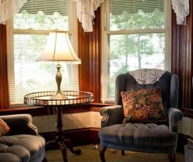 Otel Harbour Towne Inn On The Waterfront