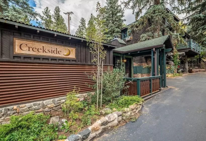 בית מלון כפרי Highland Haven Creekside Inn