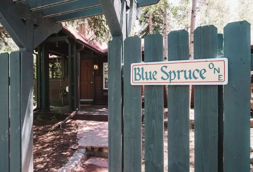 בית מלון כפרי Highland Haven Creekside Inn