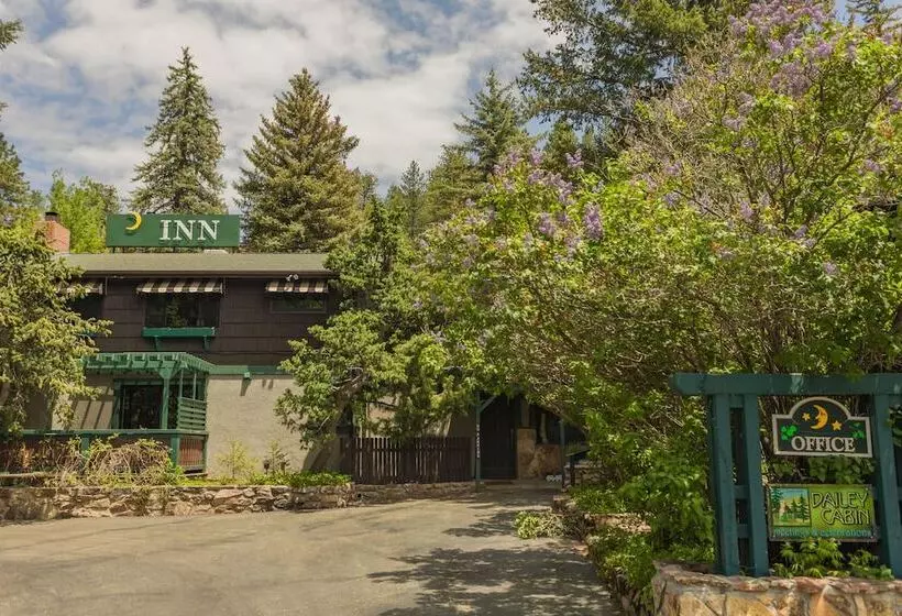 בית מלון כפרי Highland Haven Creekside Inn