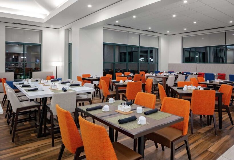 Отель Hilton Garden Inn Atlanta Perimeter Center