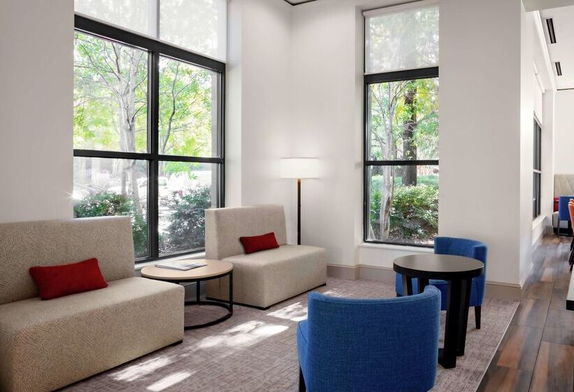 Отель Hilton Garden Inn Atlanta Perimeter Center