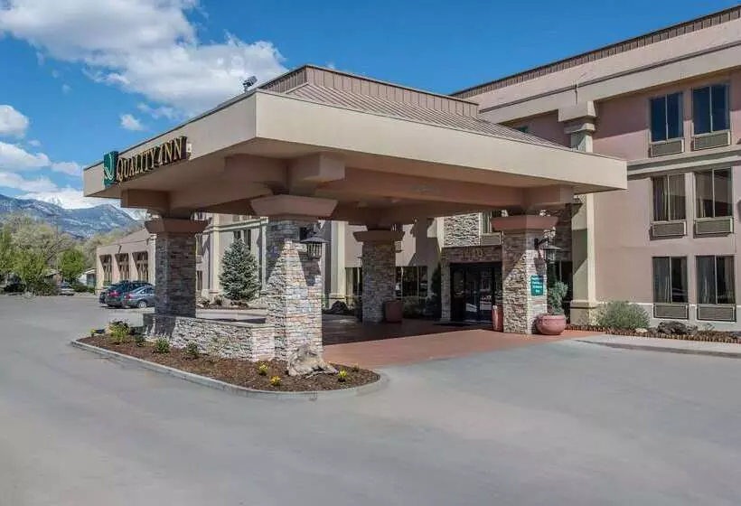 בית מלון כפרי Quality Inn Colorado Springs South