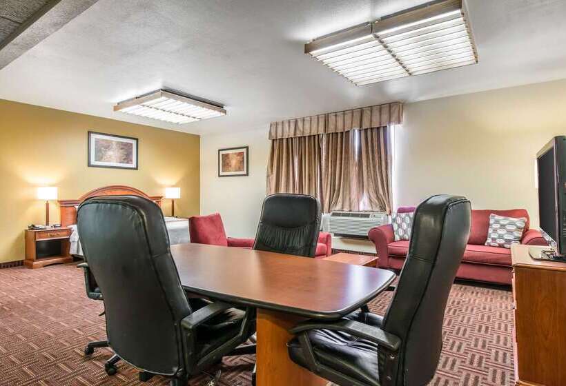 هتل Quality Inn Colorado Springs South