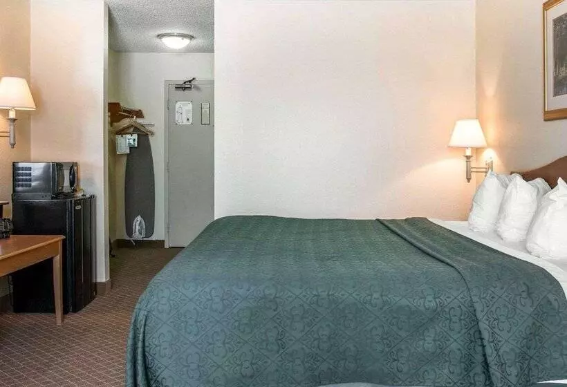 בית מלון כפרי Quality Inn & Suites