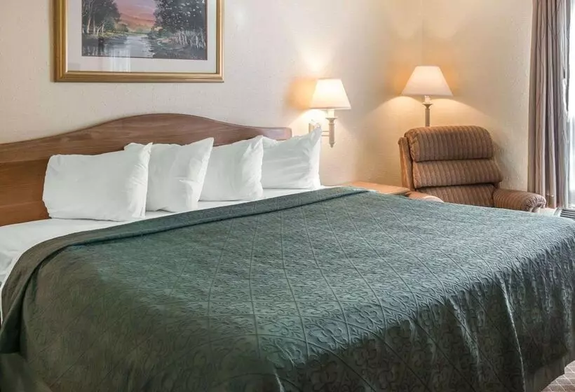 בית מלון כפרי Quality Inn & Suites