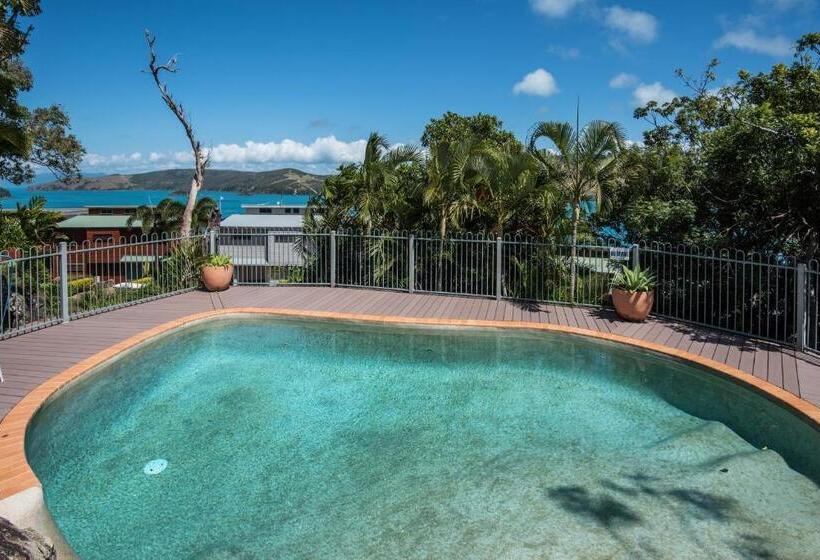 Heliconia 10 Newly Renovated Centrally Located House Hamilton Island