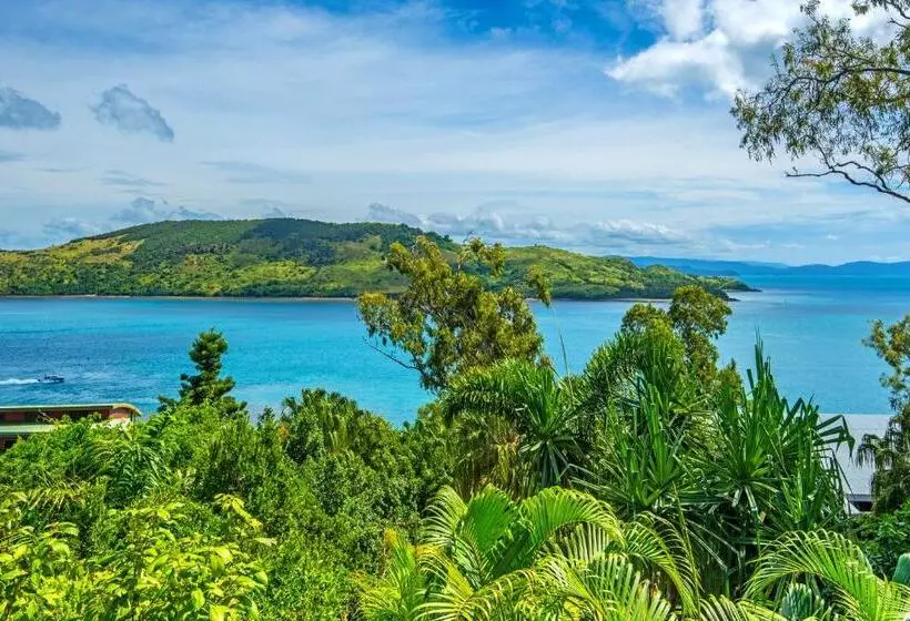 Heliconia 10 Newly Renovated Centrally Located House Hamilton Island