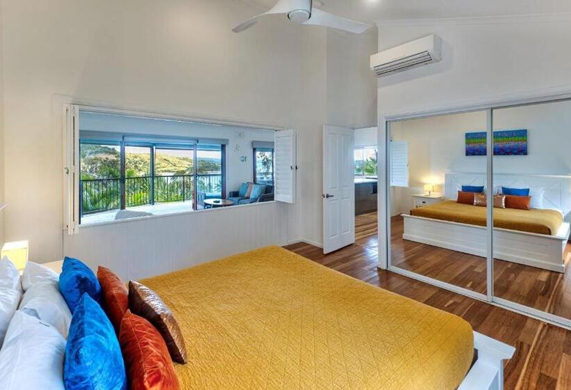 Heliconia 10 Newly Renovated Centrally Located House Hamilton Island