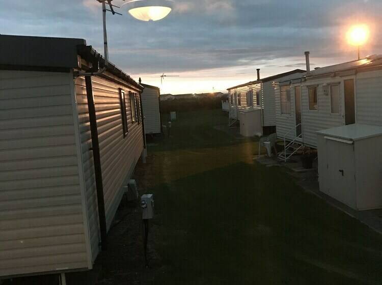 فندق Rebecca Caravan Camber