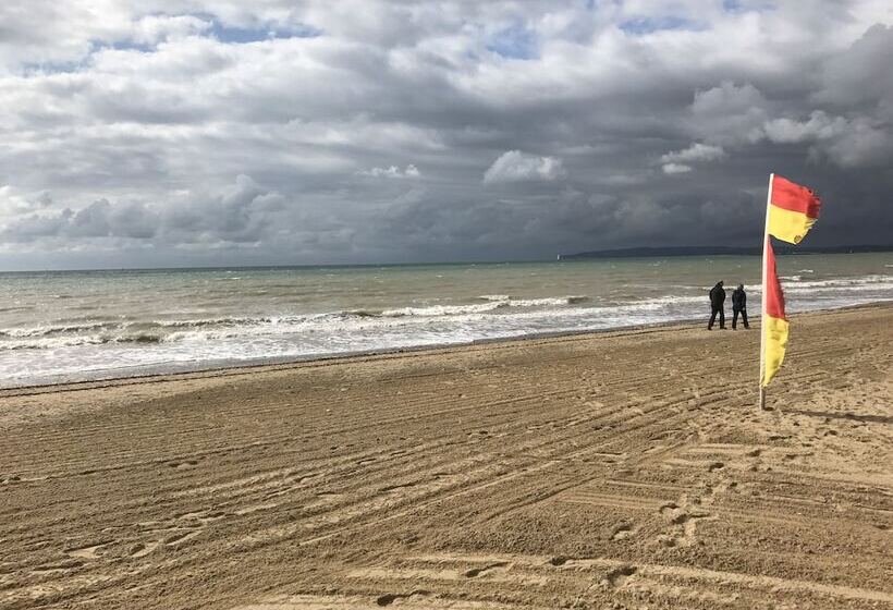 فندق Rebecca Caravan Camber