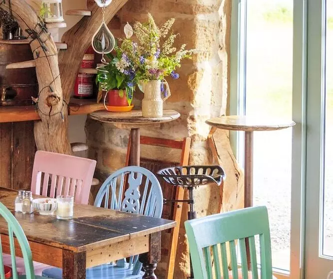 Hotelli Swinton Bivouac