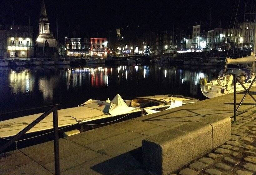 펜션 La Maison Du Phare B&b