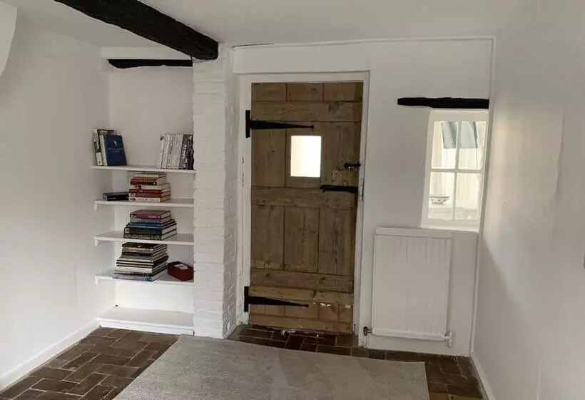 ベッドアンドブレックファースト Bell Cottage