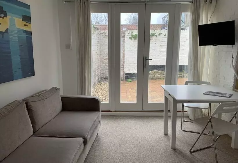 ベッドアンドブレックファースト Bell Cottage