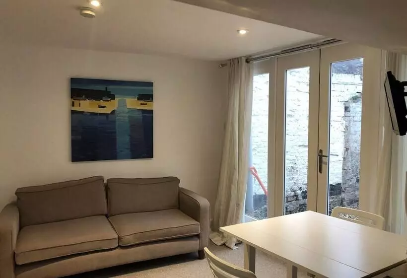 ベッドアンドブレックファースト Bell Cottage