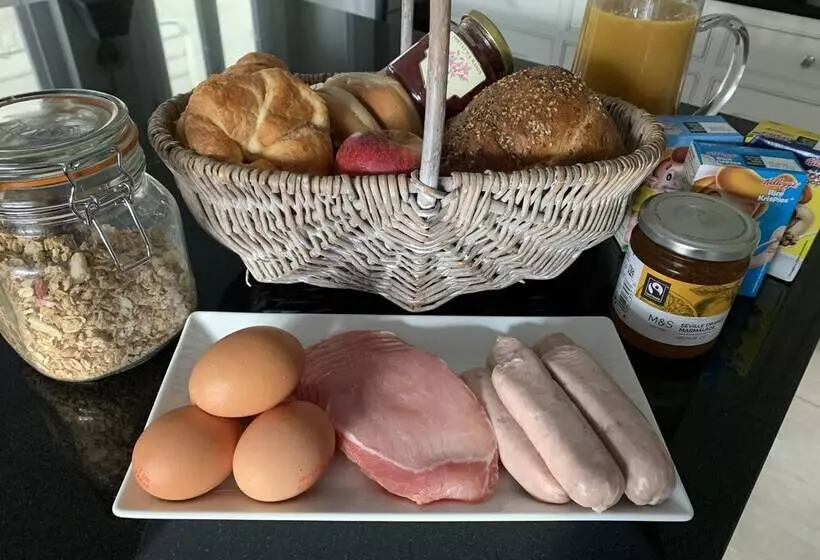 ベッドアンドブレックファースト Bell Cottage