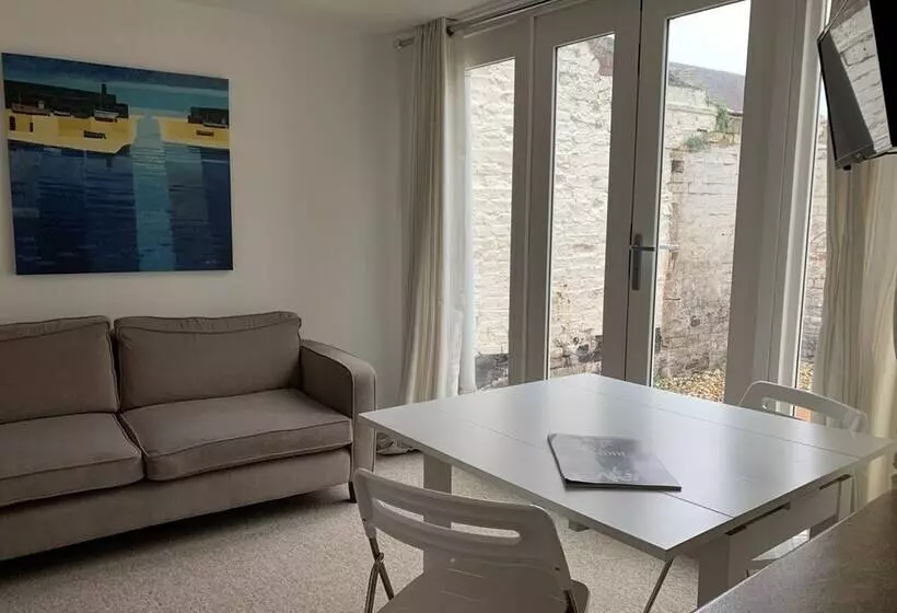 ベッドアンドブレックファースト Bell Cottage