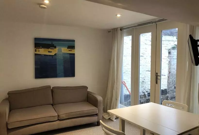 ベッドアンドブレックファースト Bell Cottage