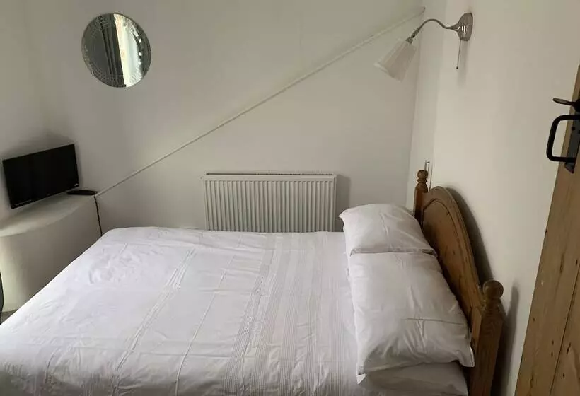 ベッドアンドブレックファースト Bell Cottage