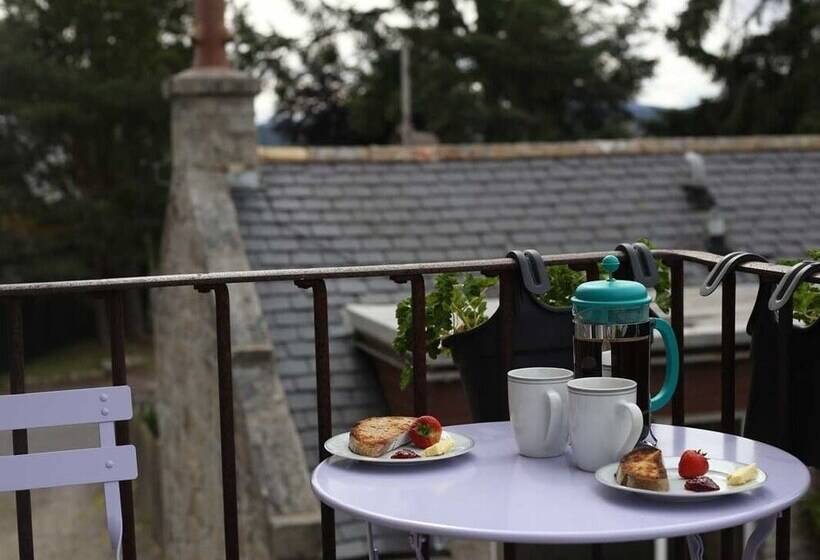 High Terrace Apartment