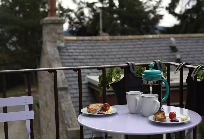 High Terrace Apartment