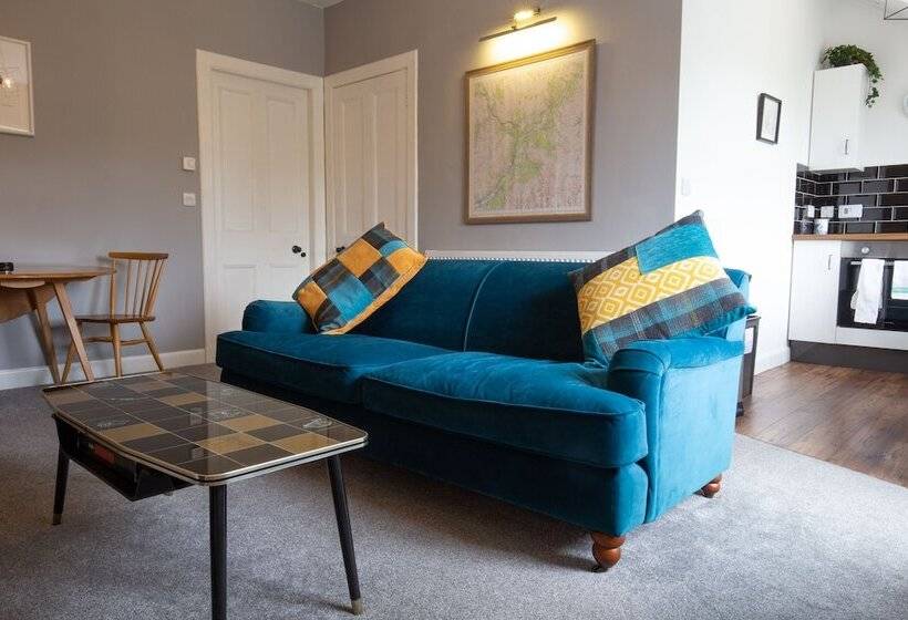 High Terrace Apartment