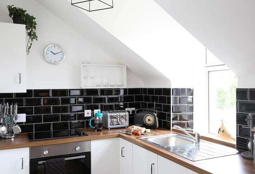 High Terrace Apartment