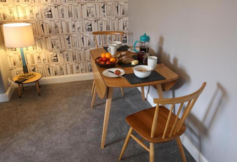 High Terrace Apartment